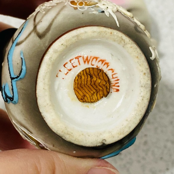 Vintage Dragonware Porcelain Shakers (2) roly-poly shape signed Fleetwood Japan - Picture 4 of 9